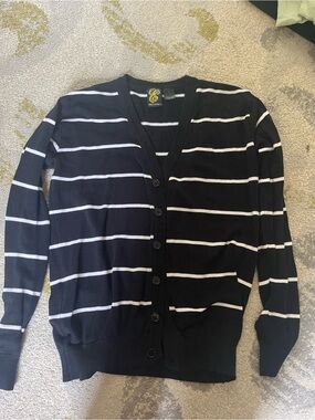 Escapism Cardigan B&W